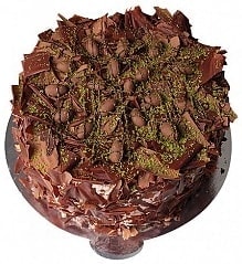6 ile 9 kişilik Çikolatalı Drajeli yaş pasta
